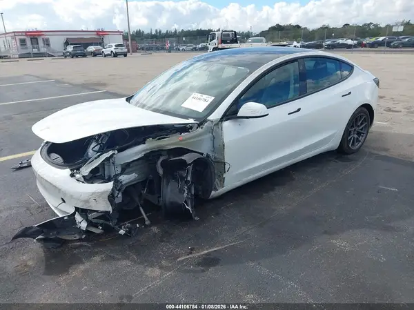 5YJ3E1EA1NF242181 2022 TESLA MODEL 3 - Image 2