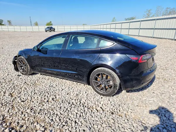 5YJ3E1EA1NF288013 2022 TESLA MODEL 3 - Image 2