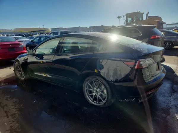 5YJ3E1EA1NF288030 2022 TESLA MODEL 3 - Image 2