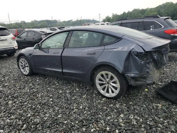5YJ3E1EA1NF288688 2022 TESLA MODEL 3 - Image 2
