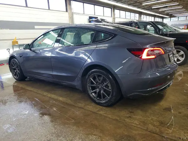 5YJ3E1EA1NF290022 2022 TESLA MODEL 3 - Image 2