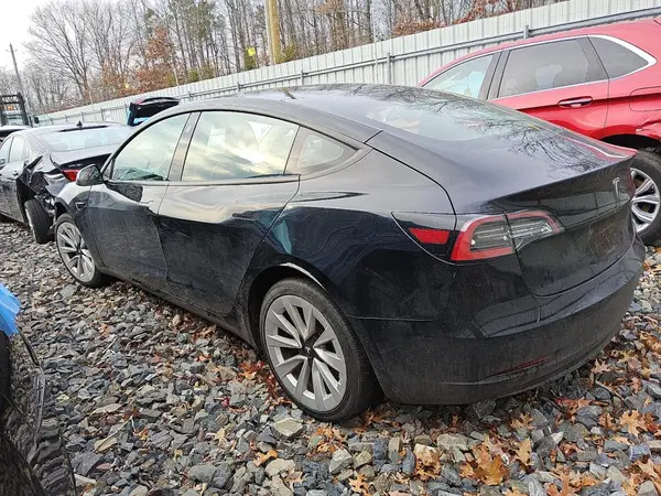 5YJ3E1EA1NF290361 2022 TESLA MODEL 3 - Image 2