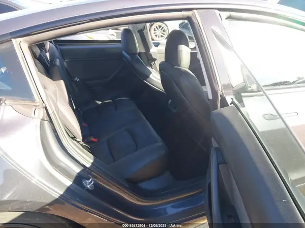 5YJ3E1EA1NF293972 2022 TESLA MODEL 3 - Image 8