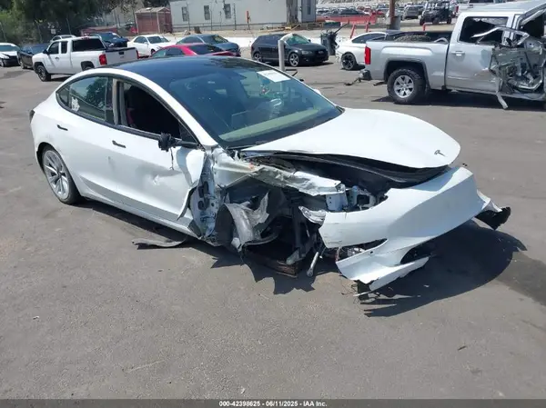 5YJ3E1EA1NF294264 2022 TESLA MODEL 3 - Image 1