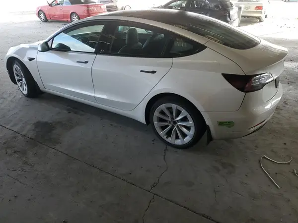 5YJ3E1EA1NF299870 2022 TESLA MODEL 3 - Image 2
