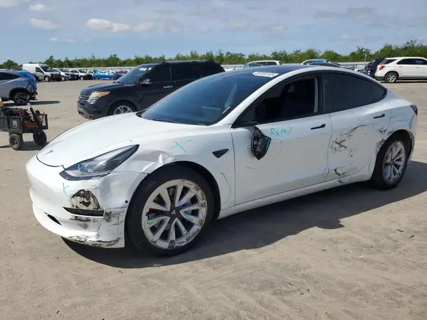 5YJ3E1EA1NF303660 2022 TESLA MODEL 3 - Image 1