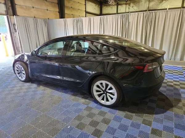 5YJ3E1EA1NF304663 2022 TESLA MODEL 3 - Image 2