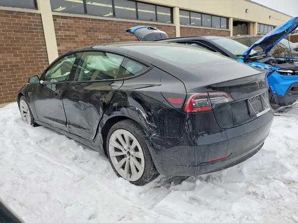 5YJ3E1EA1NF304873 2022 TESLA MODEL 3 - Image 2