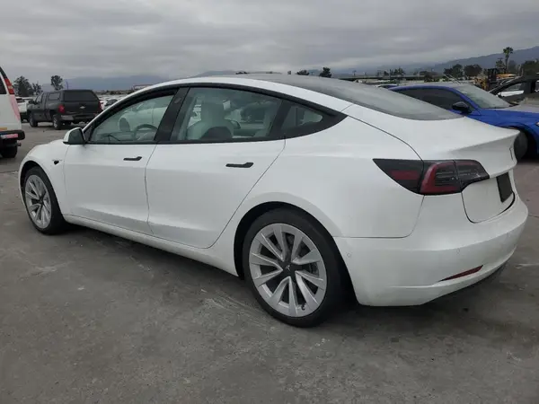 5YJ3E1EA1NF313024 2022 TESLA MODEL 3 - Image 2