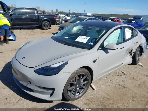 5YJ3E1EA1NF319244 2022 TESLA MODEL 3 - Image 2