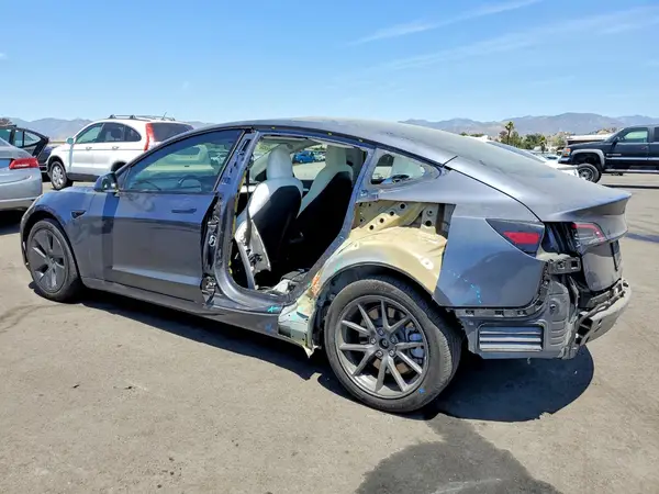5YJ3E1EA1NF322595 2022 TESLA MODEL 3 - Image 2