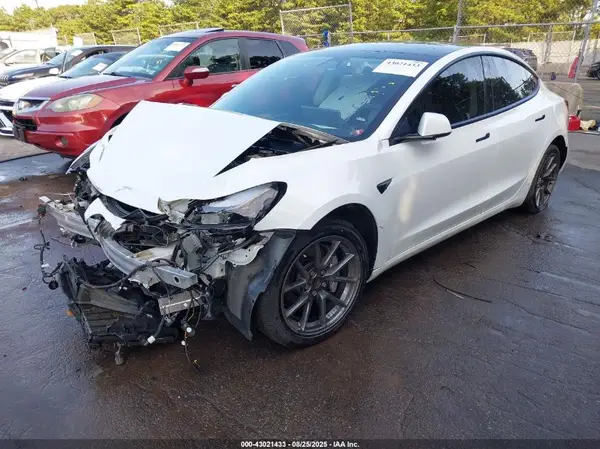 5YJ3E1EA1NF323603 2022 TESLA MODEL 3 - Image 2