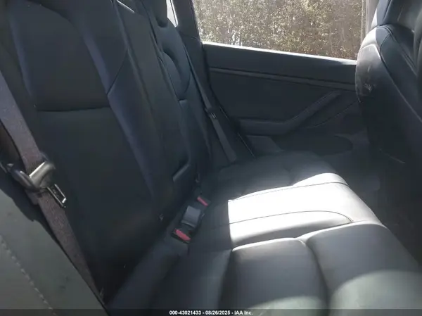 5YJ3E1EA1NF323603 2022 TESLA MODEL 3 - Image 8