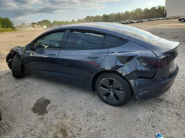5YJ3E1EA1NF327635 2022 TESLA MODEL 3 - Image 2