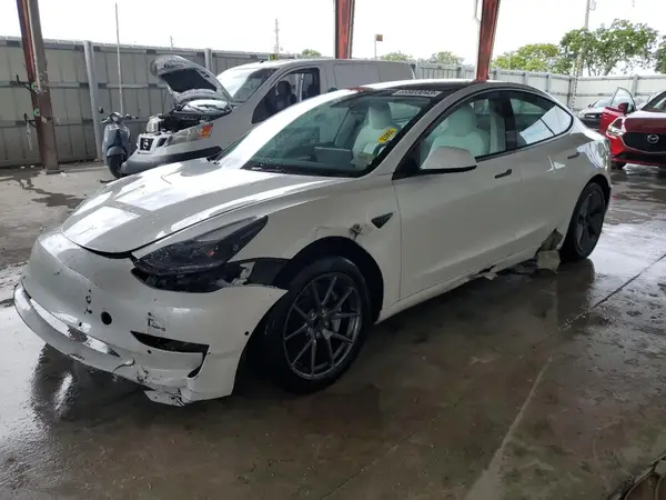 5YJ3E1EA1NF328414 2022 TESLA MODEL 3 - Image 1