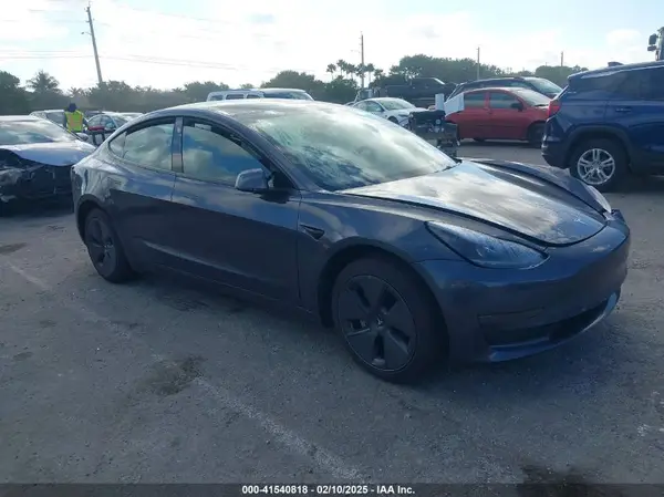5YJ3E1EA1NF338196 2022 TESLA MODEL 3 - Image 1