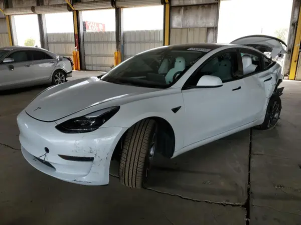 5YJ3E1EA1NF358612 2022 TESLA MODEL 3 - Image 1