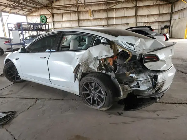 5YJ3E1EA1NF358612 2022 TESLA MODEL 3 - Image 2