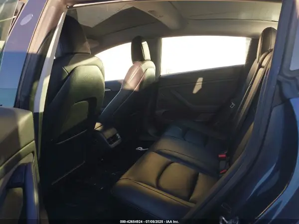 5YJ3E1EA1NF359808 2022 TESLA MODEL 3 - Image 8