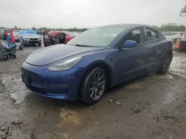 5YJ3E1EA1NF368864 2022 TESLA MODEL 3 - Image 1