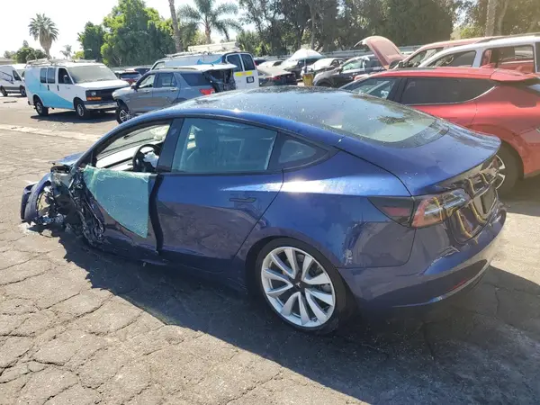 5YJ3E1EA1NF368945 2022 TESLA MODEL 3 - Image 2