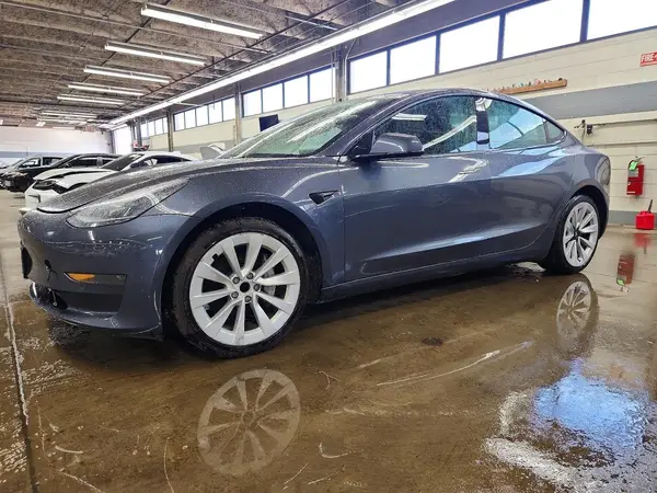 5YJ3E1EA1NF369075 2022 TESLA MODEL 3 - Image 1