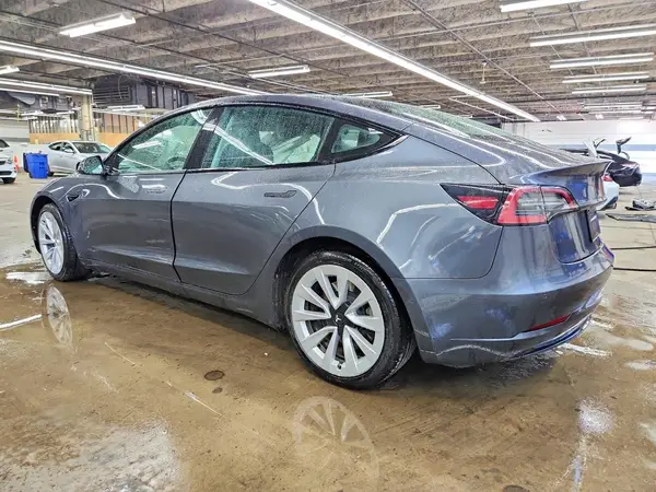 5YJ3E1EA1NF369075 2022 TESLA MODEL 3 - Image 2