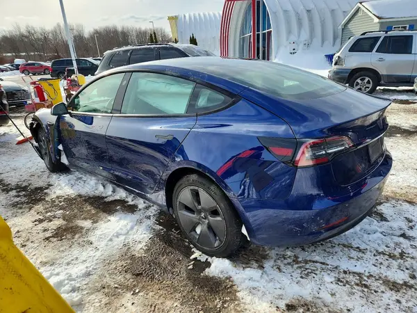 5YJ3E1EA1NF369772 2022 TESLA MODEL 3 - Image 2