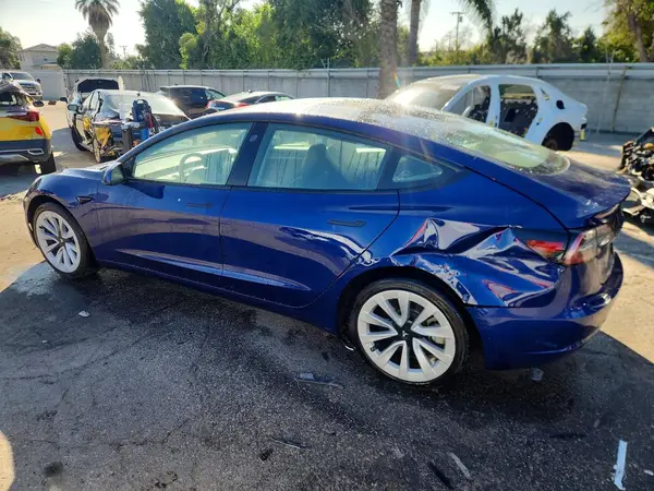 5YJ3E1EA1NF369884 2022 TESLA MODEL 3 - Image 2