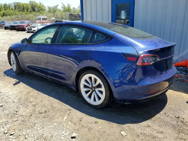 5YJ3E1EA1NF370131 2022 TESLA MODEL 3 - Image 2