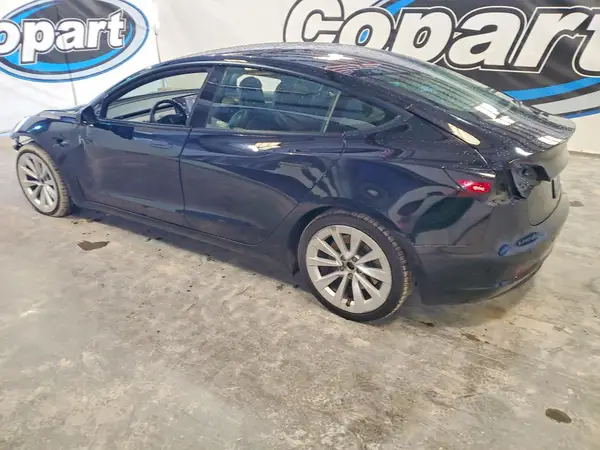5YJ3E1EA1NF370615 2022 TESLA MODEL 3 - Image 2