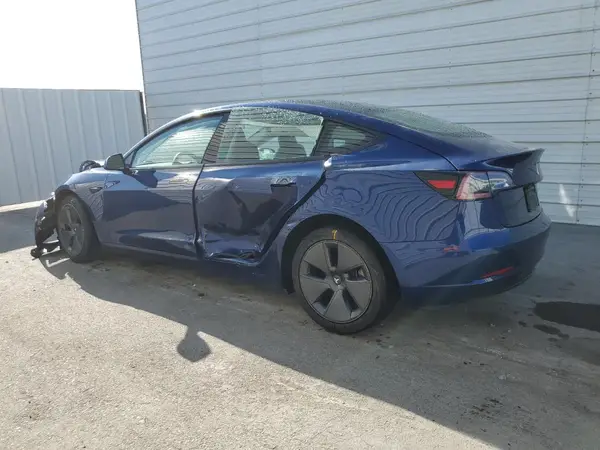5YJ3E1EA1NF370713 2022 TESLA MODEL 3 - Image 2
