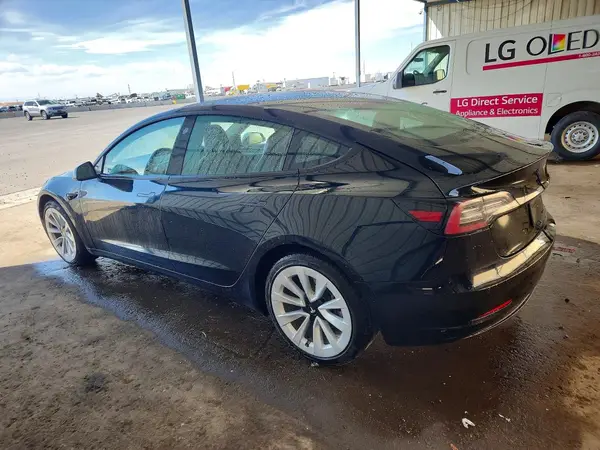 5YJ3E1EA1NF371683 2022 TESLA MODEL 3 - Image 2
