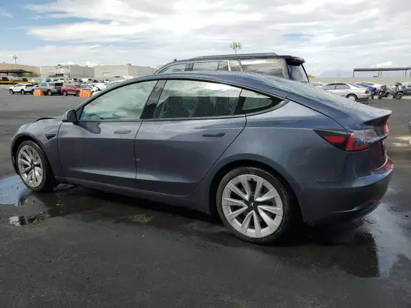 5YJ3E1EA1NF372462 2022 TESLA MODEL 3 - Image 2