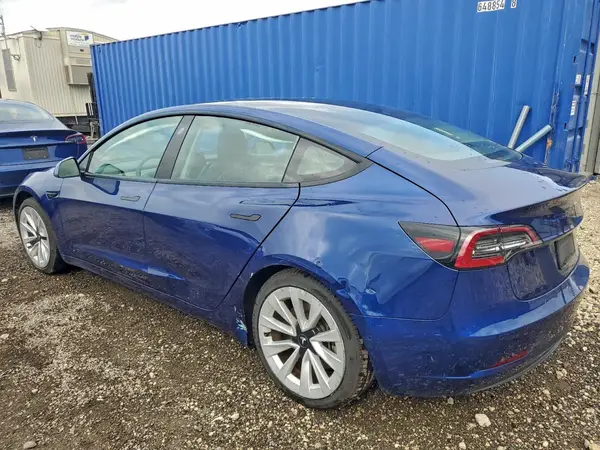 5YJ3E1EA1NF372607 2022 TESLA MODEL 3 - Image 2