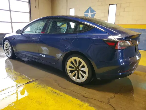 5YJ3E1EA1NF372624 2022 TESLA MODEL 3 - Image 2