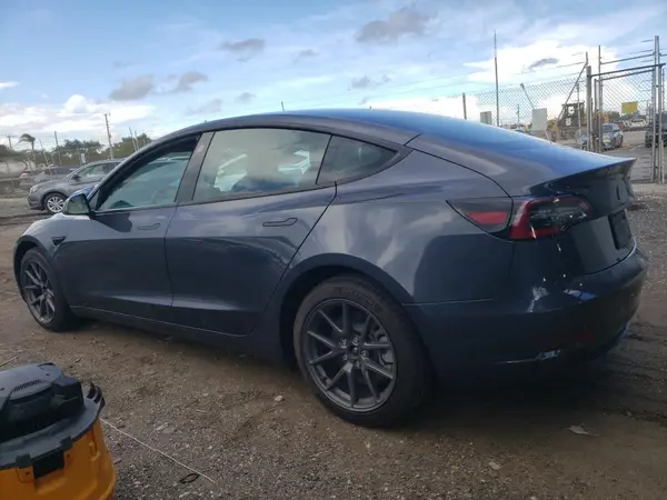 5YJ3E1EA1PF382377 2023 TESLA MODEL 3 - Image 2