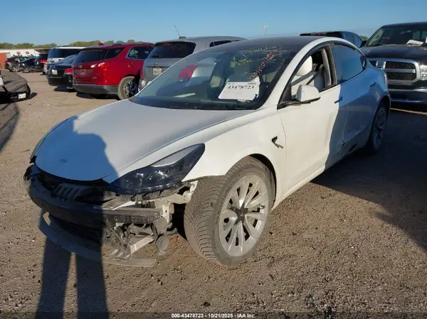 5YJ3E1EA1PF384209 2023 TESLA MODEL 3 - Image 2