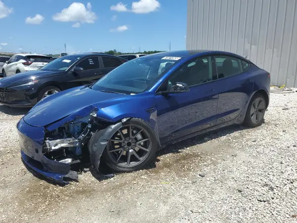 5YJ3E1EA1PF384422 2023 TESLA MODEL 3 - Image 1