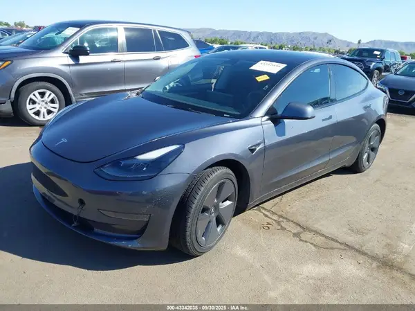 5YJ3E1EA1PF385599 2023 TESLA MODEL 3 - Image 2