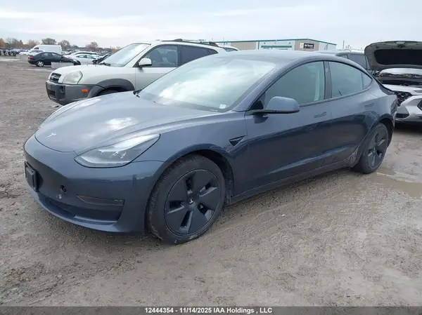 5YJ3E1EA1PF395212 2023 TESLA MODEL 3 - Image 2