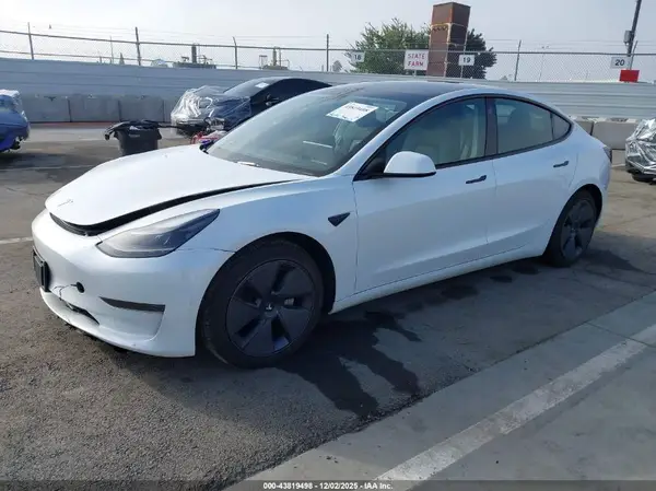 5YJ3E1EA1PF397994 2023 TESLA MODEL 3 - Image 2