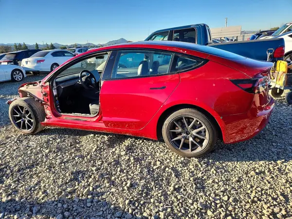 5YJ3E1EA1PF404197 2023 TESLA MODEL 3 - Image 2