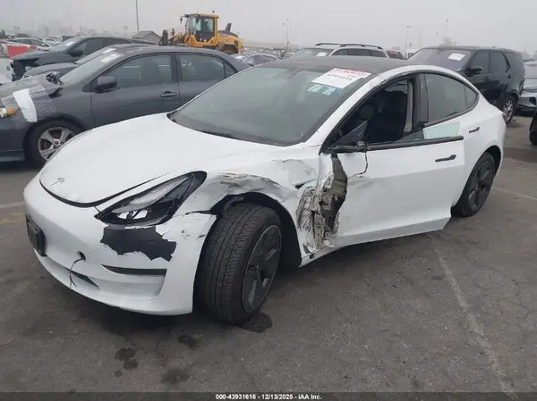 5YJ3E1EA1PF404863 2023 TESLA MODEL 3 - Image 2