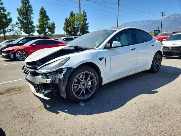 5YJ3E1EA1PF413904 2023 TESLA MODEL 3 - Image 1