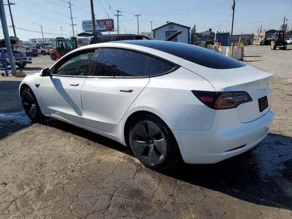5YJ3E1EA1PF420481 2023 TESLA MODEL 3 - Image 2