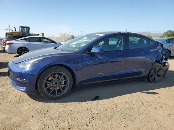 5YJ3E1EA1PF422392 2023 TESLA MODEL 3 - Image 1