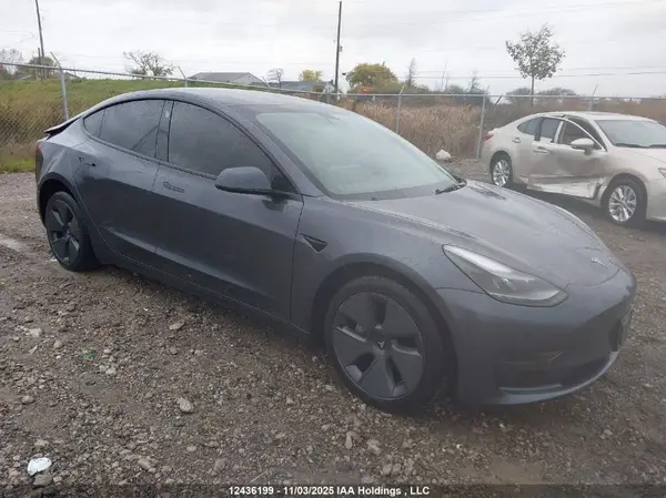 5YJ3E1EA1PF424188 2023 TESLA MODEL 3 - Image 1