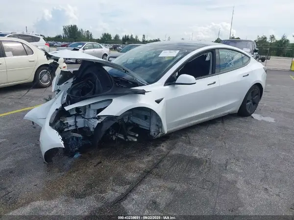 5YJ3E1EA1PF427429 2023 TESLA MODEL 3 - Image 2