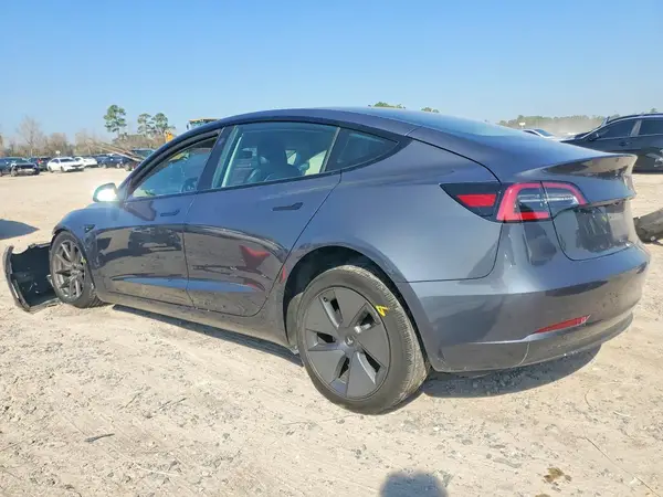 5YJ3E1EA1PF428533 2023 TESLA MODEL 3 - Image 2